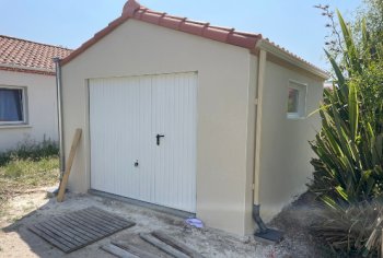 Garage en béton enduit